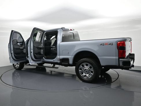 Used 2024 Ford F250 Lariat w/ Lariat Ultimate Package AWD/4WD image 28