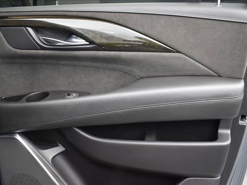 Used 2019 Cadillac Escalade ESV Platinum AWD/4WD image 36