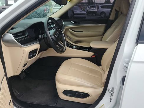 Used 2022 Jeep Grand Cherokee Limited AWD/4WD image 17