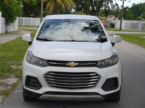 Used 2020 Chevrolet Trax LS w/ Tint and Cruise Package AWD/4WD image 5