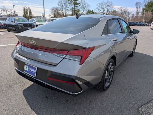 Used 2024 Hyundai Elantra SEL w/ Convenience Package FWD image 6