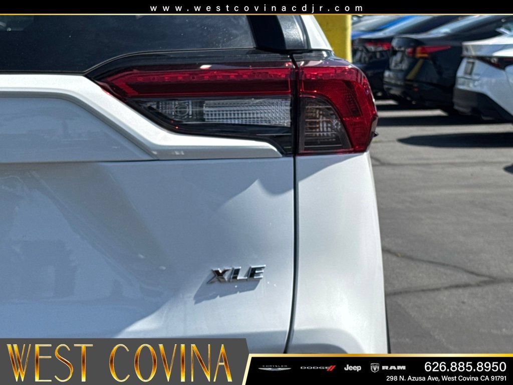 Used 2024 Toyota RAV4 XLE FWD image 15