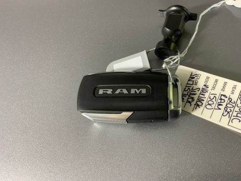 Used 2025 RAM 1500 Warlock AWD/4WD image 39