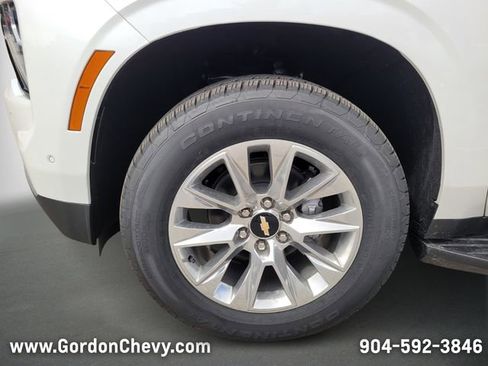 New 2025 Chevrolet Suburban Premier image 13