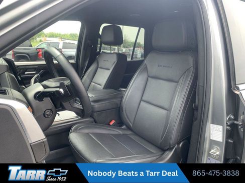 Used 2025 GMC Yukon Denali AWD/4WD image 13
