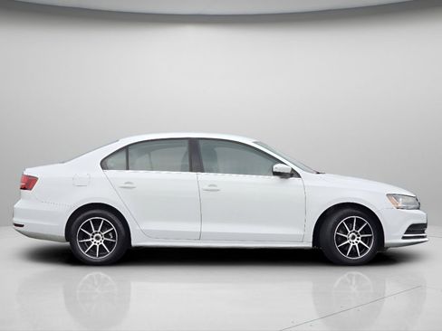 Used 2017 Volkswagen Jetta S w/ Jetta S Cold Weather Package image 21