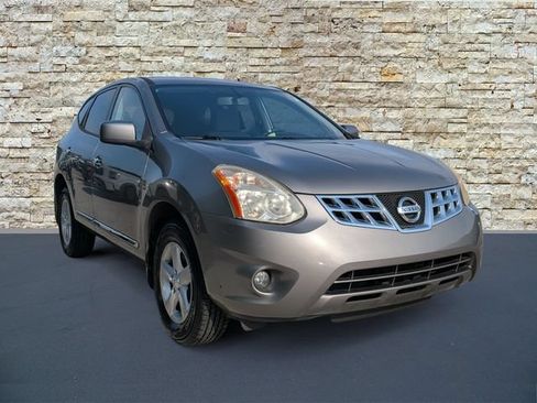 Used 2013 Nissan Rogue S w/ Special Edition Pkg FWD image 2