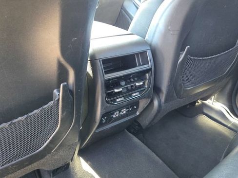 Used 2023 Jeep Grand Cherokee Limited AWD/4WD image 10
