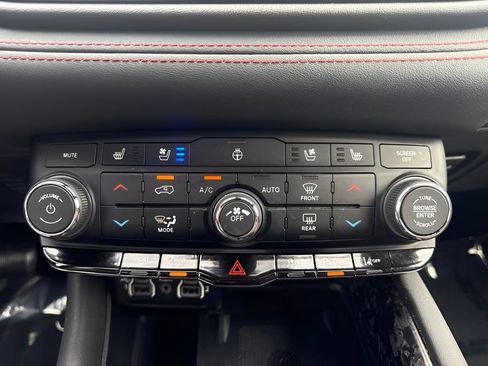 Used 2024 Dodge Durango R/T RWD image 17