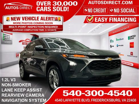 Used 2025 Chevrolet Trax LS w/ LS Convenience Package image 1