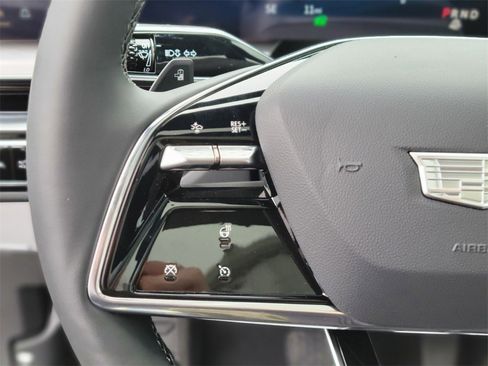 New 2025 Cadillac Lyriq Luxury image 27