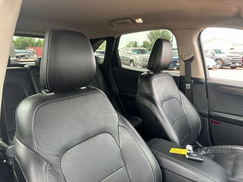 Used 2020 Ford Escape Titanium AWD/4WD image 32