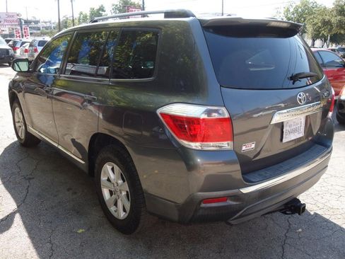 Used 2011 Toyota Highlander SE image 5