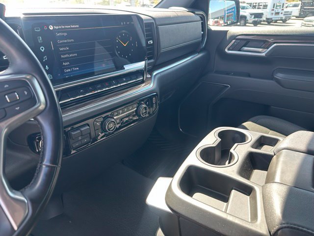 Certified 2025 Chevrolet Silverado 1500 LT AWD/4WD image 25