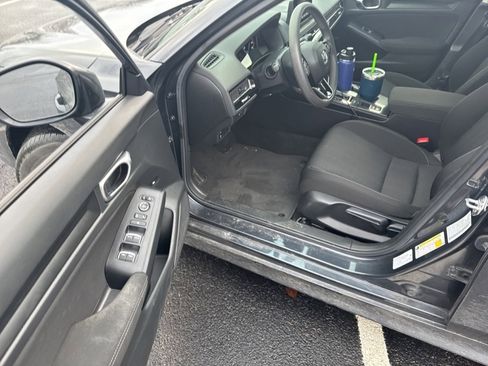 Used 2023 Honda Civic LX image 25