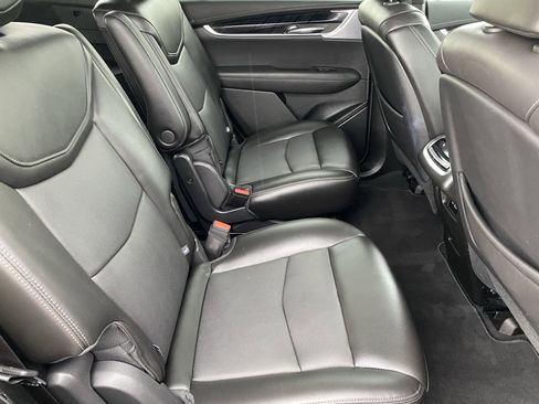 Used 2025 Cadillac XT6 Premium Luxury image 13