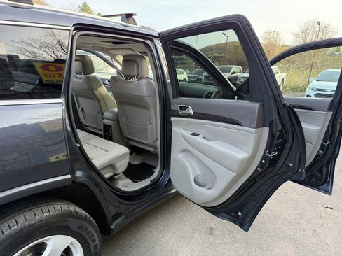 Used 2012 Jeep Grand Cherokee Laredo image 18