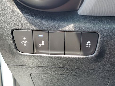 Used 2018 Hyundai Kona SEL FWD image 23