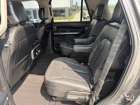 Used 2019 Ford Expedition Platinum AWD/4WD image 6