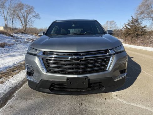 Used 2023 Chevrolet Traverse LT AWD/4WD image 3
