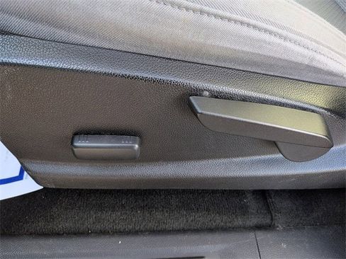 Used 2016 Chevrolet Colorado W/T image 15