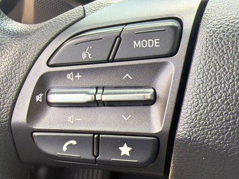 Used 2022 Hyundai Kona SEL image 18