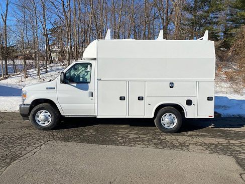 New 2026 Ford E-350 and Econoline 350 Super Duty w/ Power Equipment Group RWD image 4