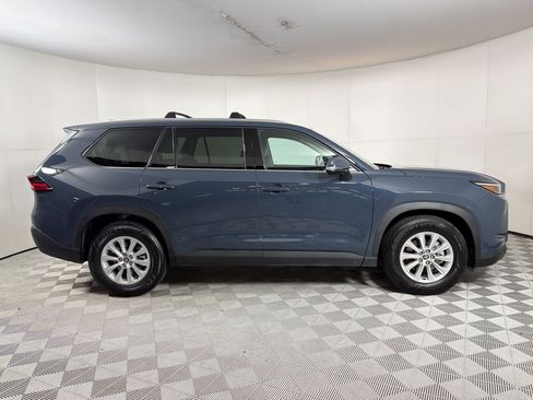Used 2026 Toyota Grand Highlander FWD image 8