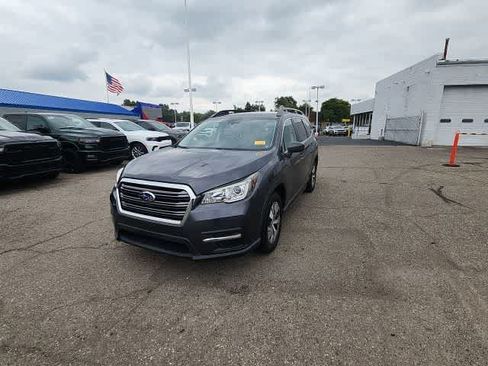 Used 2019 Subaru Ascent Premium AWD/4WD image 2