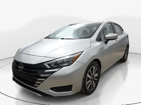 Used 2025 Nissan Versa SV w/ Trunk Package FWD image 10