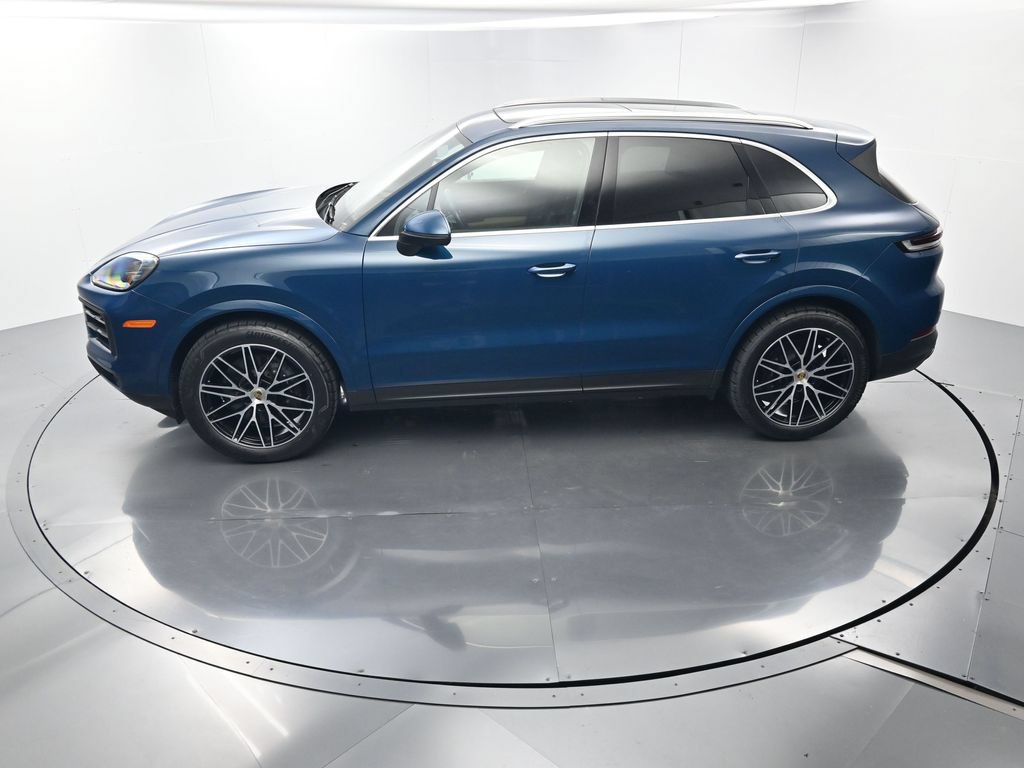 Certified 2024 Porsche Cayenne AWD/4WD image 35