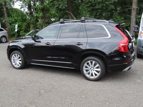 Used 2017 Volvo XC90 T6 Momentum w/ Vision Package AWD/4WD image 3