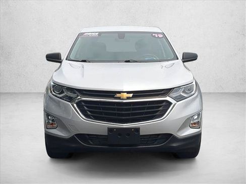 Used 2019 Chevrolet Equinox LS AWD/4WD image 2