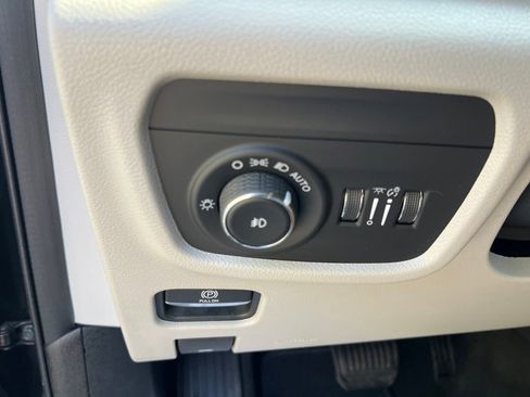 Certified 2021 Jeep Grand Cherokee L Summit w/ Advanced Protech Group IV AWD/4WD image 58
