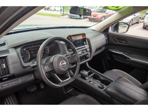 Used 2023 Nissan Pathfinder S AWD/4WD image 12
