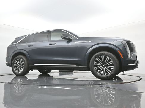 New 2026 Cadillac Escalade IQ Luxury 1 w/ LPO, Floor Liner Package image 21