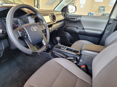 Certified 2018 Toyota Tacoma SR w/ SR Convenience Package AWD/4WD image 12