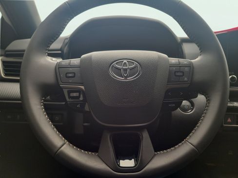 Used 2025 Toyota Camry LE FWD image 19