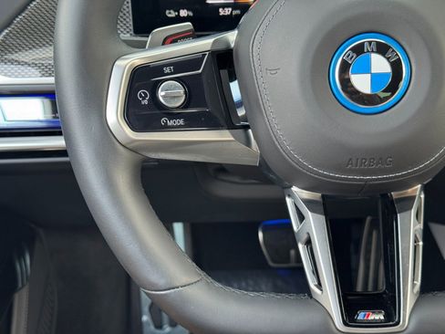 Used 2023 BMW i7 xDrive60 image 21