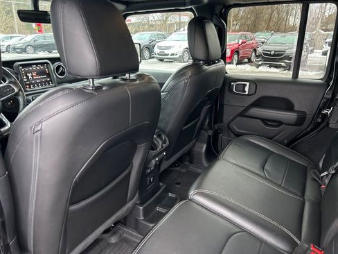 Used 2023 Jeep Wrangler Unlimited Sahara w/ Cold Weather Group image 19