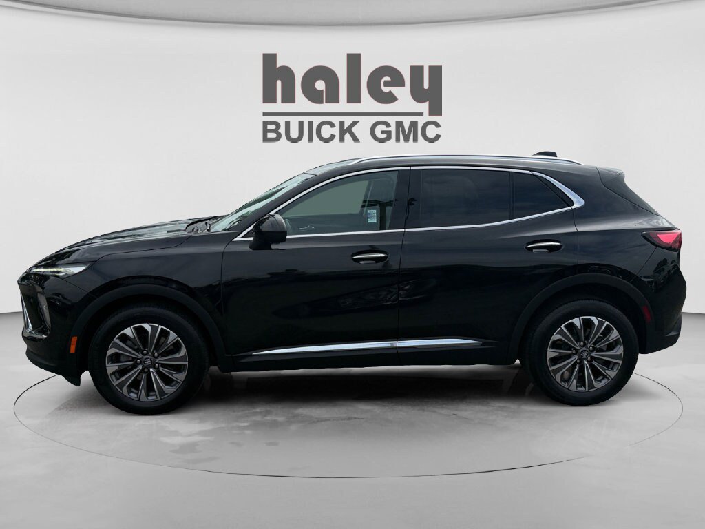 Used 2025 Buick Envision Preferred AWD/4WD image 2