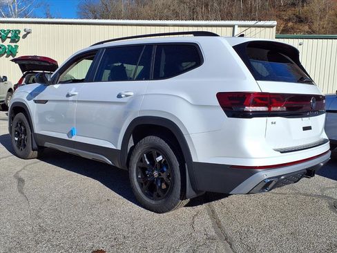 New 2026 Volkswagen Atlas Peak Edition AWD/4WD image 2