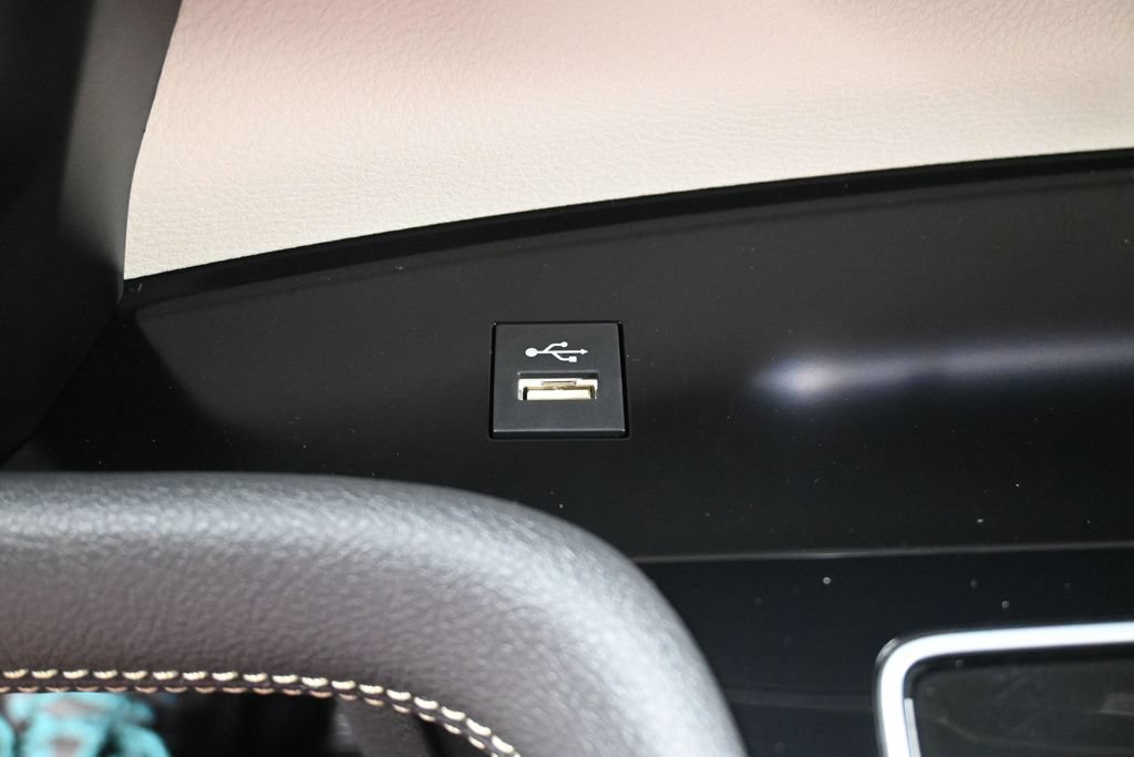 Used 2026 Toyota Sienna Limited FWD image 25