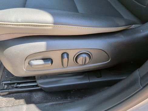 Used 2025 Chevrolet Trax ACTIV w/ Sunroof Package FWD image 13