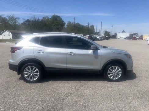 Used 2022 Nissan Rogue Sport SV image 4