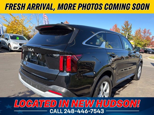 Used 2025 Kia Sorento LX FWD image 3