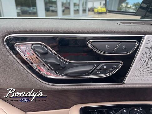 Used 2024 Lincoln Navigator L Reserve image 9