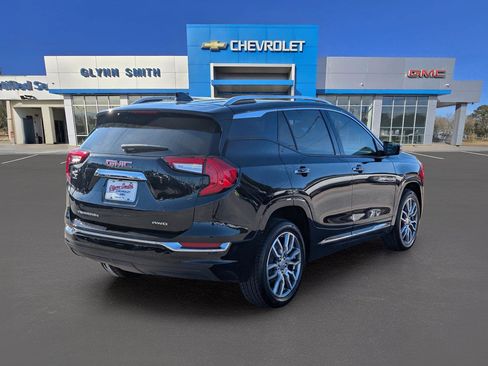 Used 2024 GMC Terrain Denali image 8