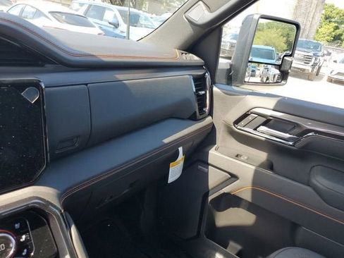 New 2026 GMC Sierra 2500 AT4 w/ AT4 Premium Plus Package AWD/4WD image 27