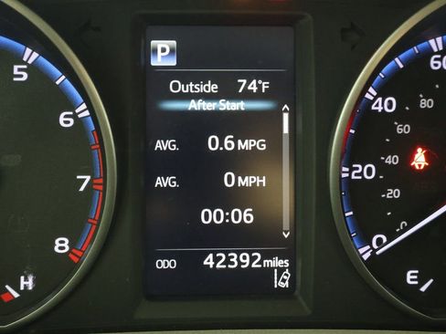 Used 2018 Toyota RAV4 Adventure image 17